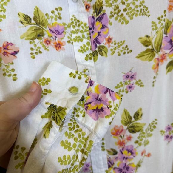 LC Lauren Conrad Cream Floral Long Sleeve Button Down Shirt. Size Medium. - Picture 2 of 6